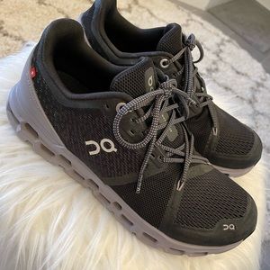 ON Women’s Cloud Stratus. Sz8